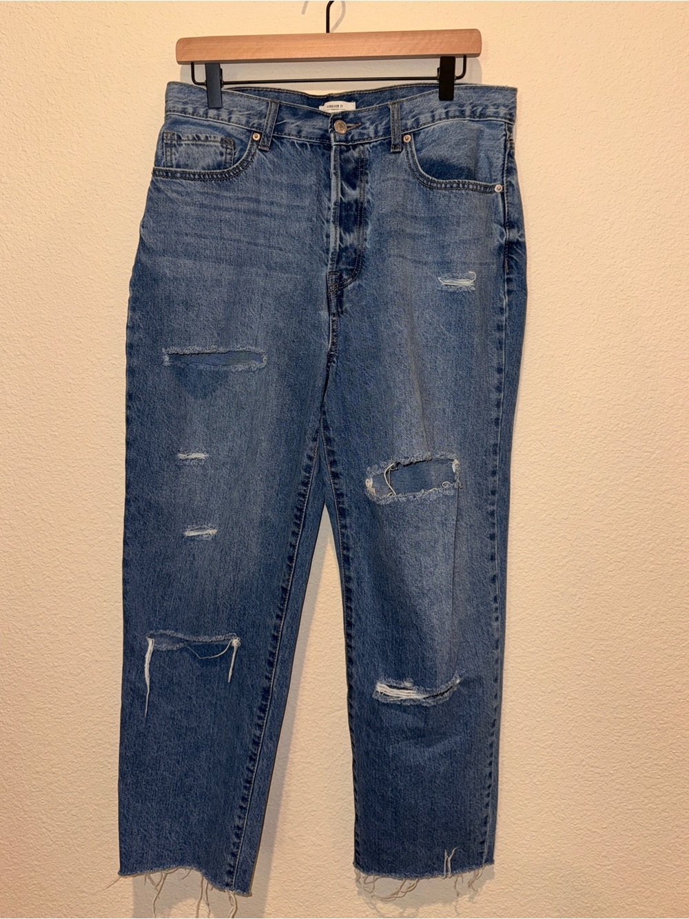 Women’s Forever 21 Distressed Blue Denim Jeans
